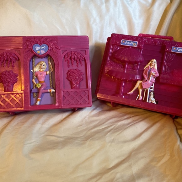 Vintage Barbie Clothing and Two Vintage Cases - Picture 8 of 12